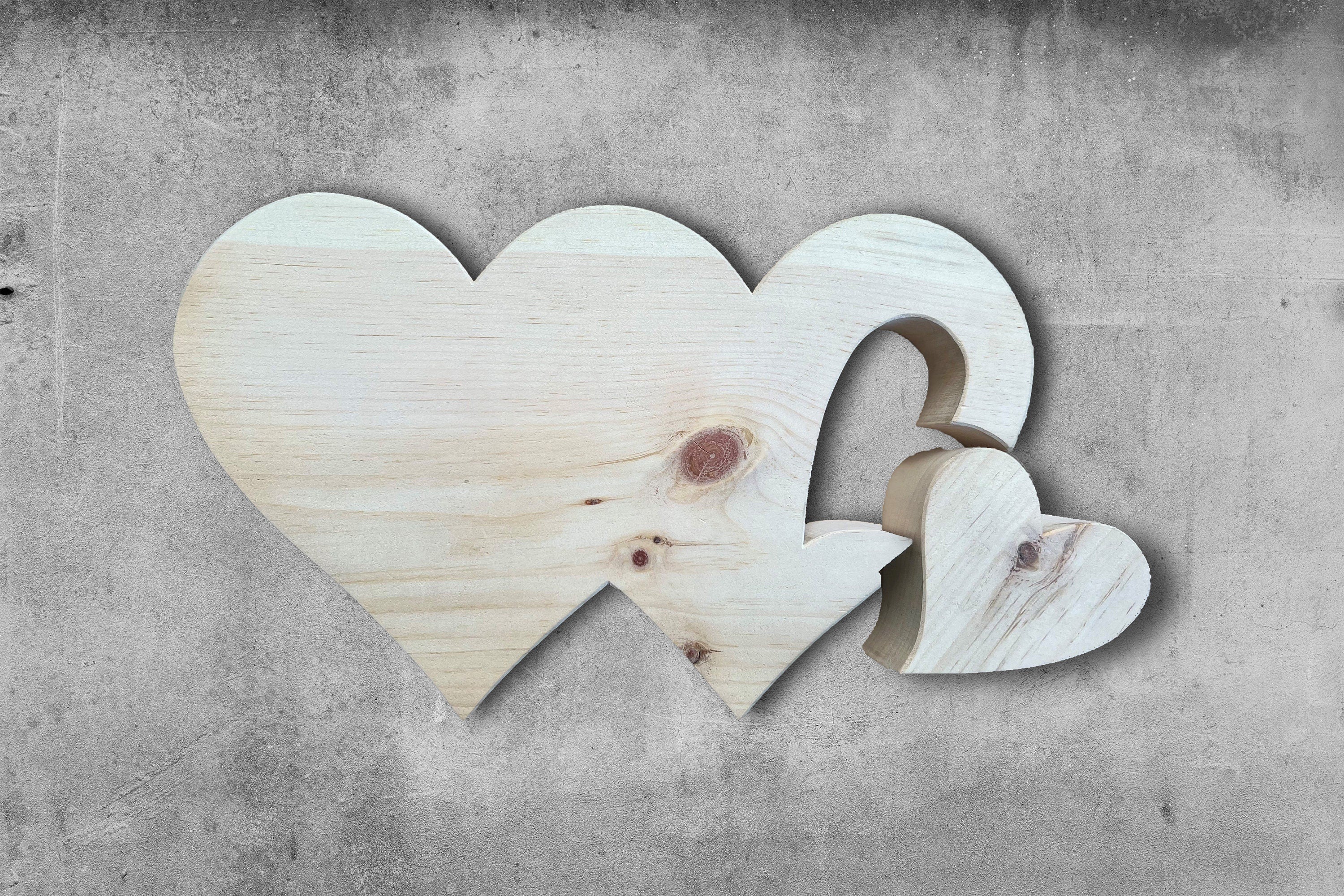 Doppelherz aus Holz mit kleinem zusätzlich integriertem Herzen, Home Decor