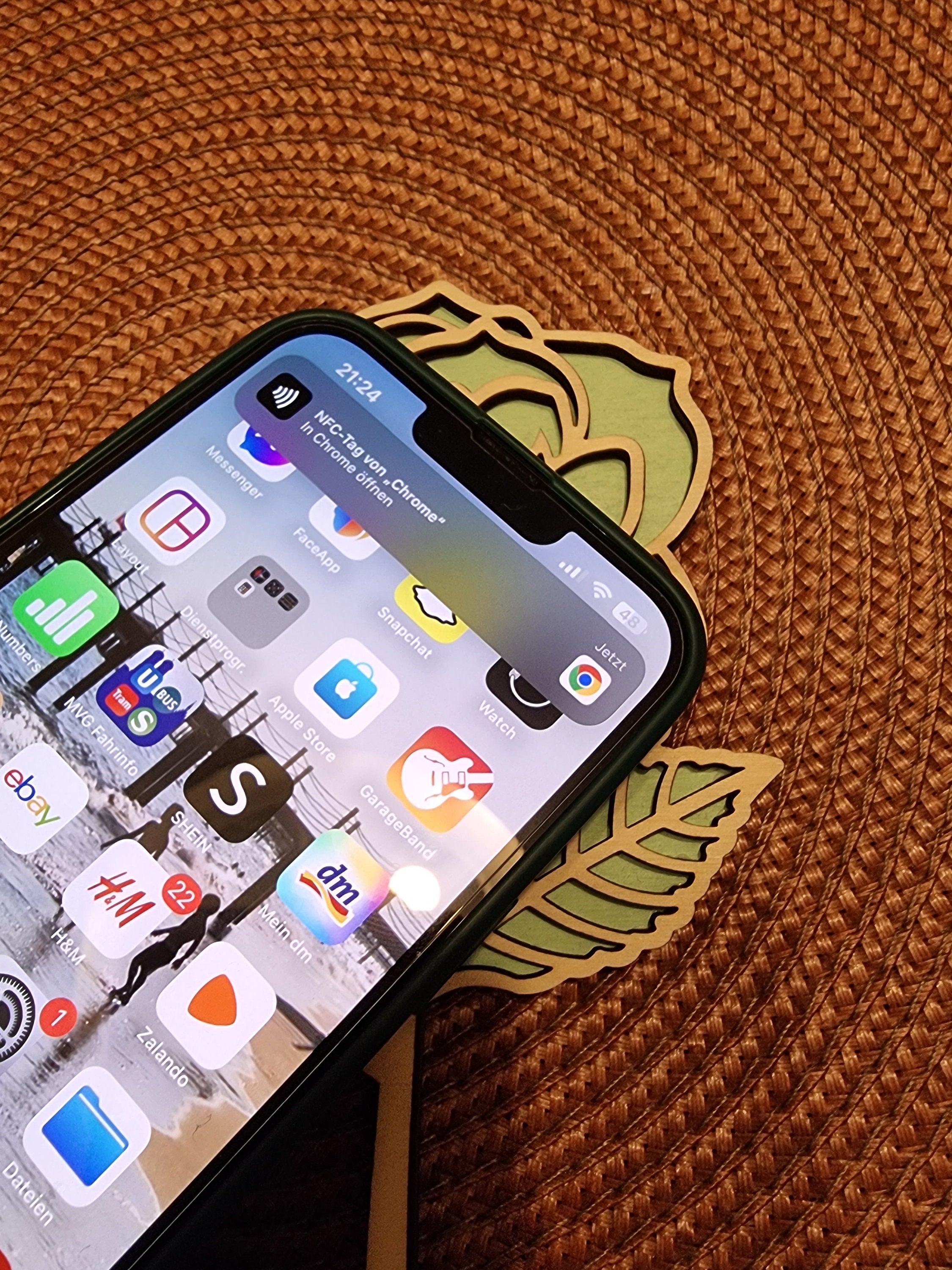 Rose aus Holz mit Audionachricht, Lieblingssong, Podcast, NFC, Kontaktlos ,Personalisierbar, Einzigartige Geschenk