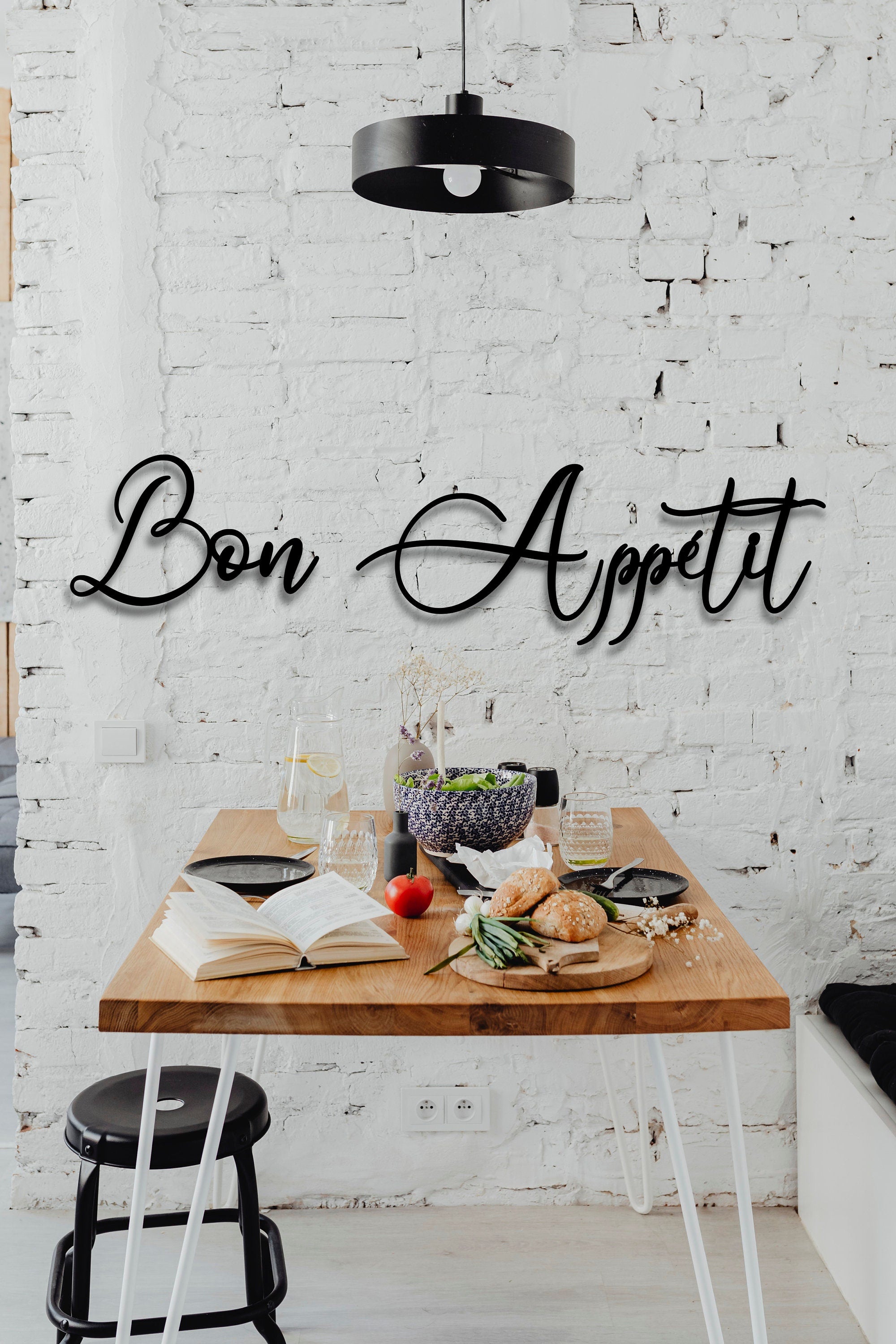 Schriftzug „ Bon Appétit “ aus Holz und Acrylglas