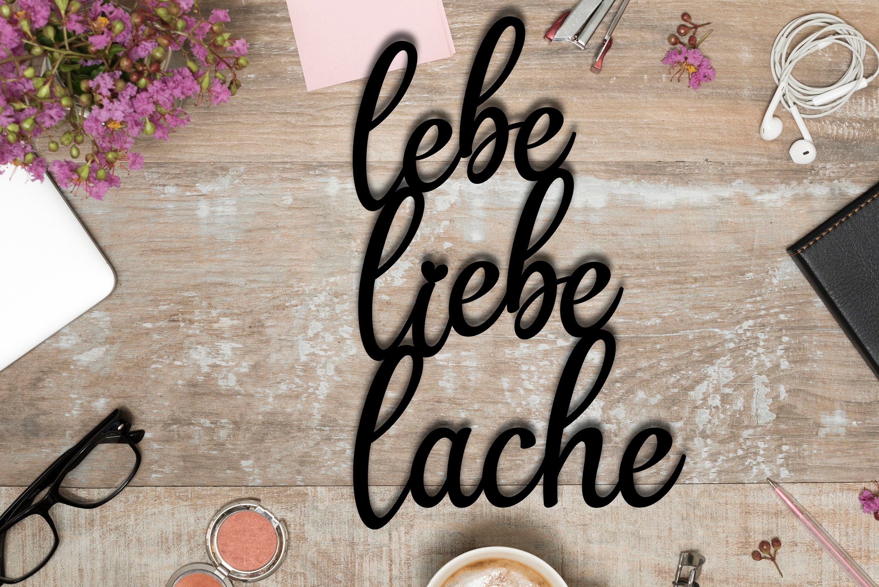 3D Schriftzug "Lebe Liebe Lache" aus Holz und Acrylglas, in verschiedenen Farben