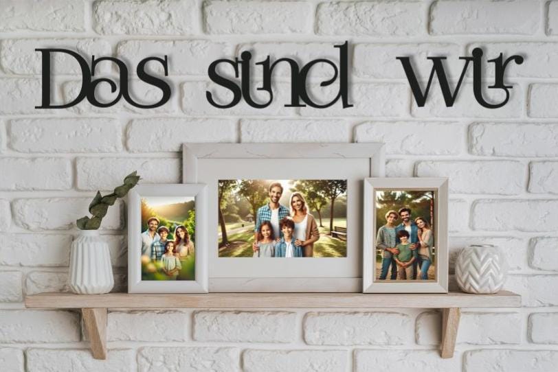 Schriftzug „Das sind wir“ aus Holz und Acrylglas