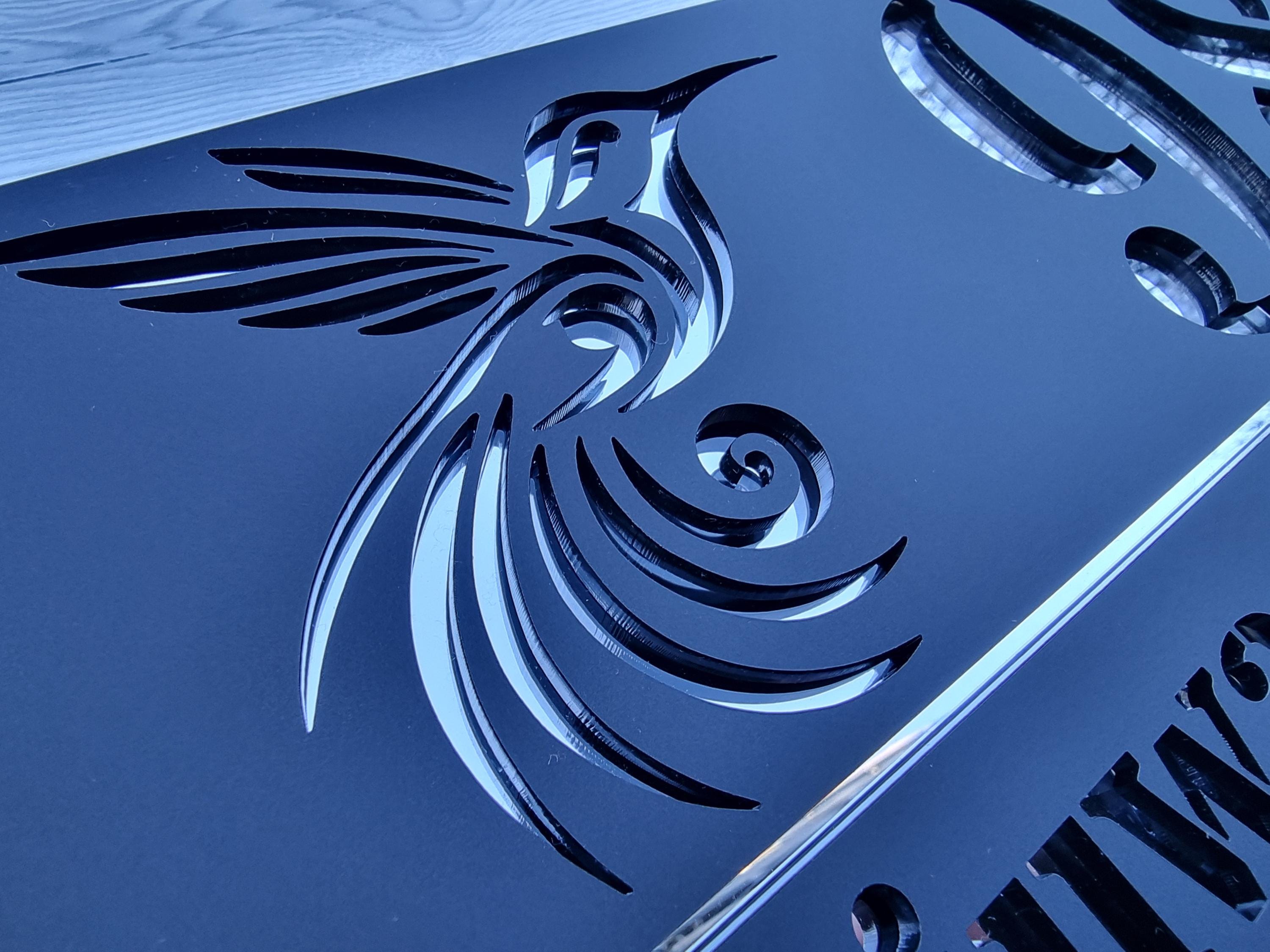 Hochwertige Acrylglas-Hausnummernschild mit edler Optik, Elegantes Matt Schwarz mit Spiegel-Silber, Modernes personalisiertes Hausnummer