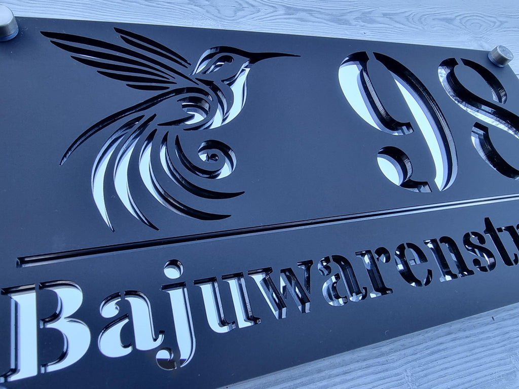 Hochwertige Acrylglas-Hausnummernschild mit edler Optik, Elegantes Matt Schwarz mit Spiegel-Silber, Modernes personalisiertes Hausnummer