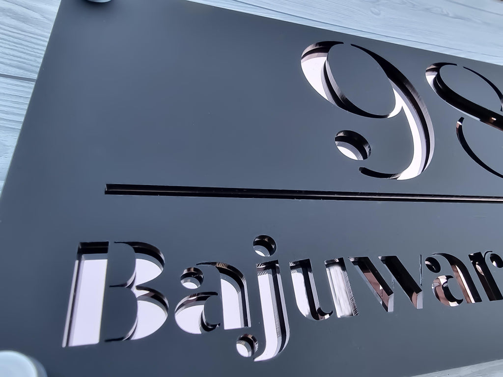 Hochwertige Acrylglas-Hausnummernschild mit edler Optik, Modernes personalisiertes Hausnummer