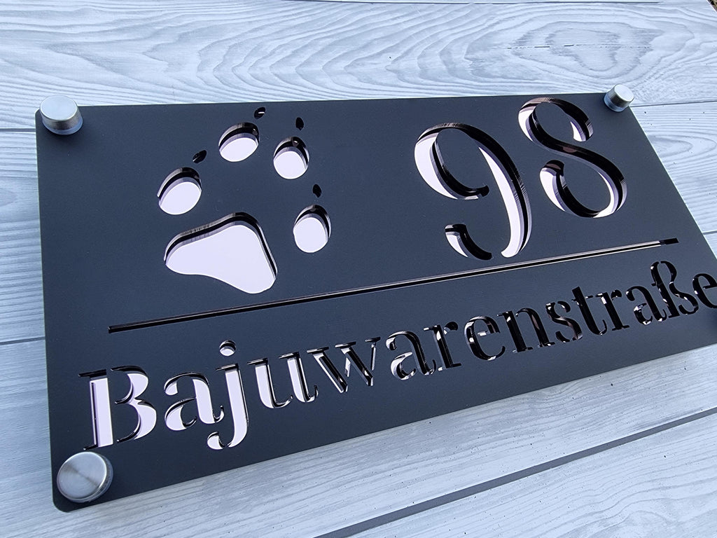 Hochwertige Acrylglas-Hausnummer mit Pfoten-Gravur – Stilvoll, Modern, Wetterfest